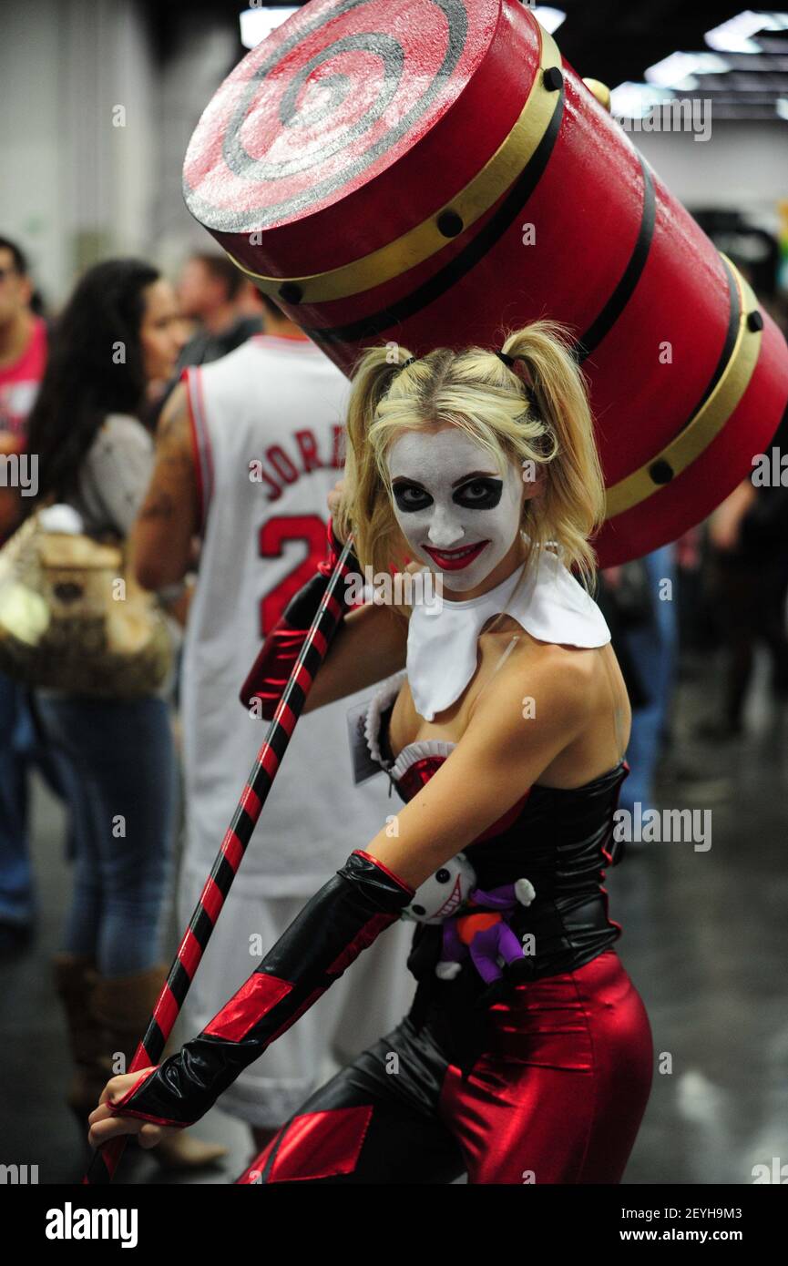 A Girl Dressed As Harley Quinn Poses For Photos In Portland During The First Day Of The 2013 Rose City Comic On Sept 21 2013 Photo By Alex Milan Tracy Sipa Usa Stock