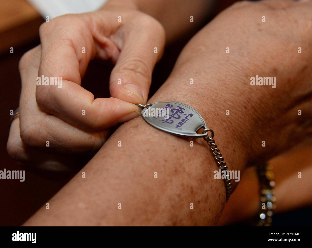 Alzheimer's association deals id bracelet