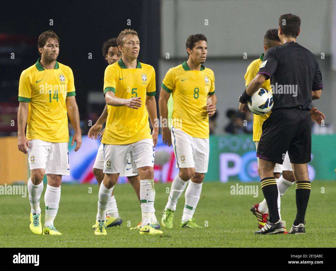 12 October 13 Seoul South Korea L R Brazil National Soccer Team Player Maxwell Paris Saint Germain Club Victor C Atletico Mineiro Club And Hernanes S S Lazio S P A Club During A International Friendly