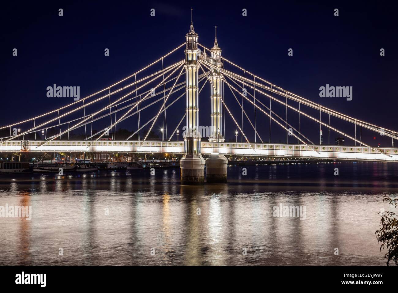Albert bridge road hi-res stock photography and images - Alamy