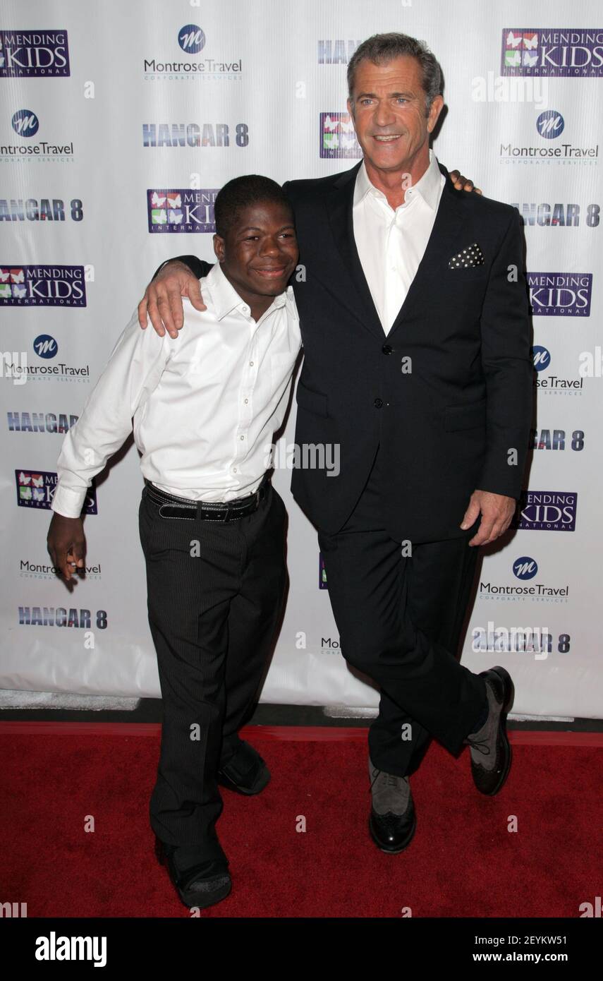 09 November 2013 - Santa Monica - Mel Gibson. Mending Kids