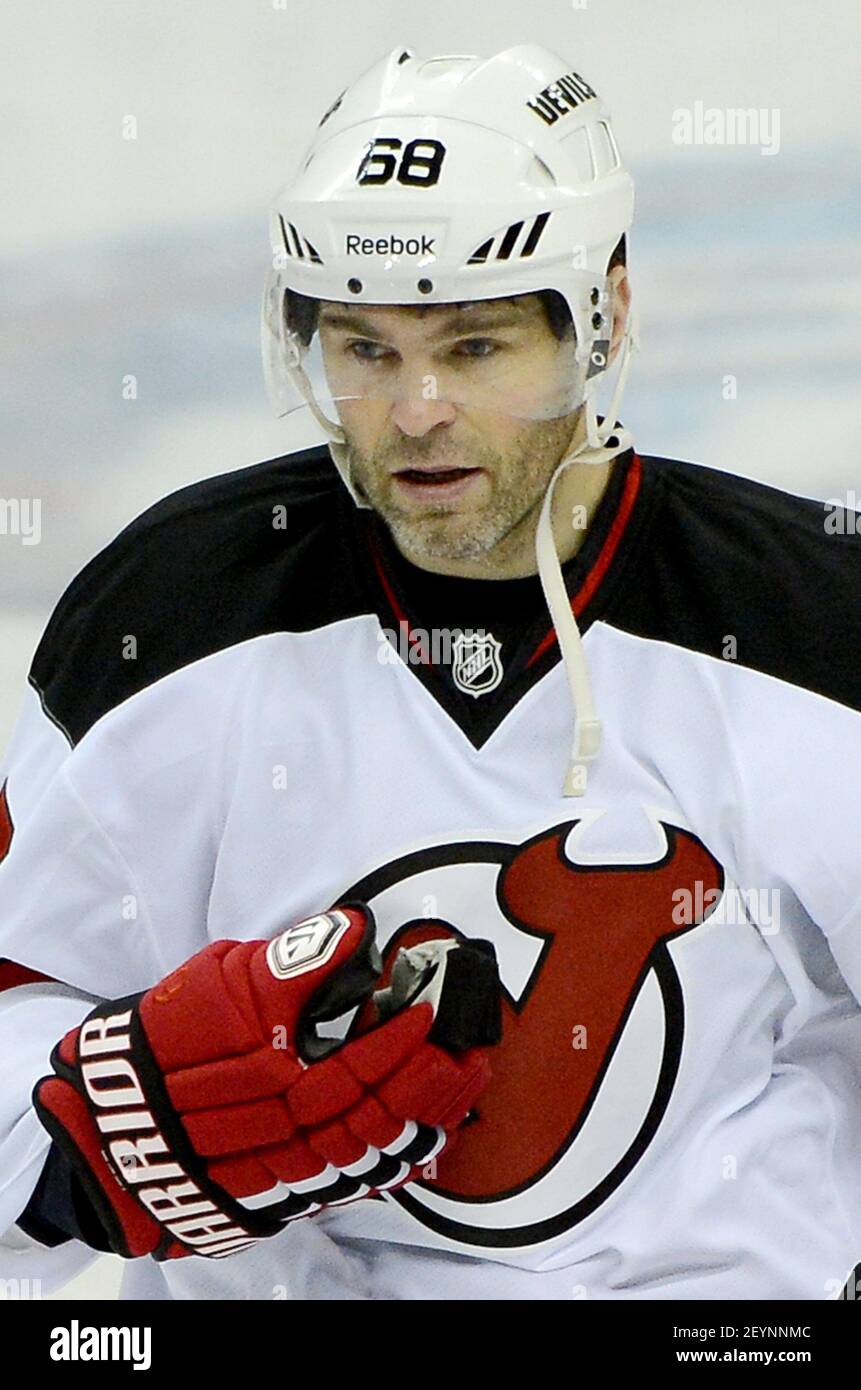 New Jersey Devils right wing Jaromir Jagr (68) warms up before the