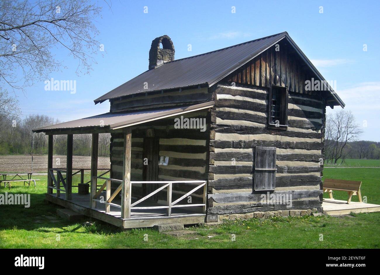 Log cabin visitor center hi-res stock photography and images - Alamy