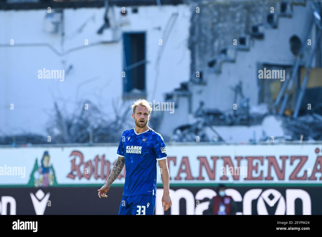 Philipp Hofmann (KSC). GES / Football / 1. Bundesliga: Karlsruher SC - FC St.  Pauli Hamburg Hamburg, March 6th,