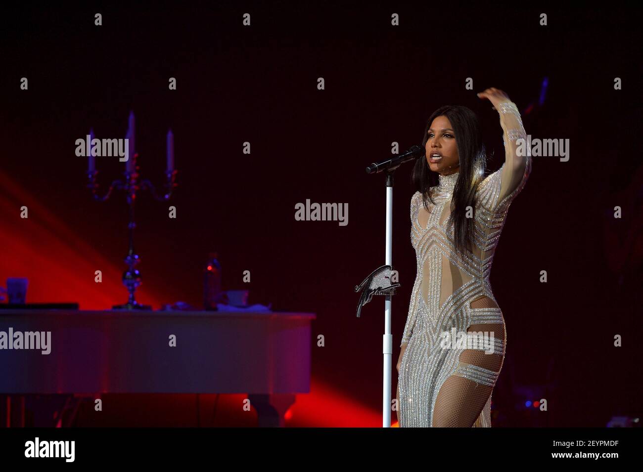 Toni Braxton performs onstage at Hard Rock Live! in the Seminole Hard