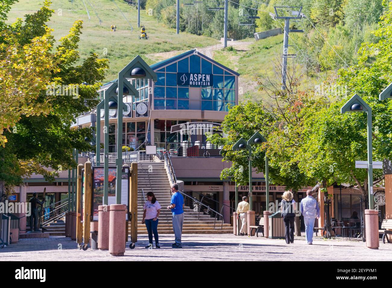 Aspen ski resort hi-res stock photography and images - Alamy
