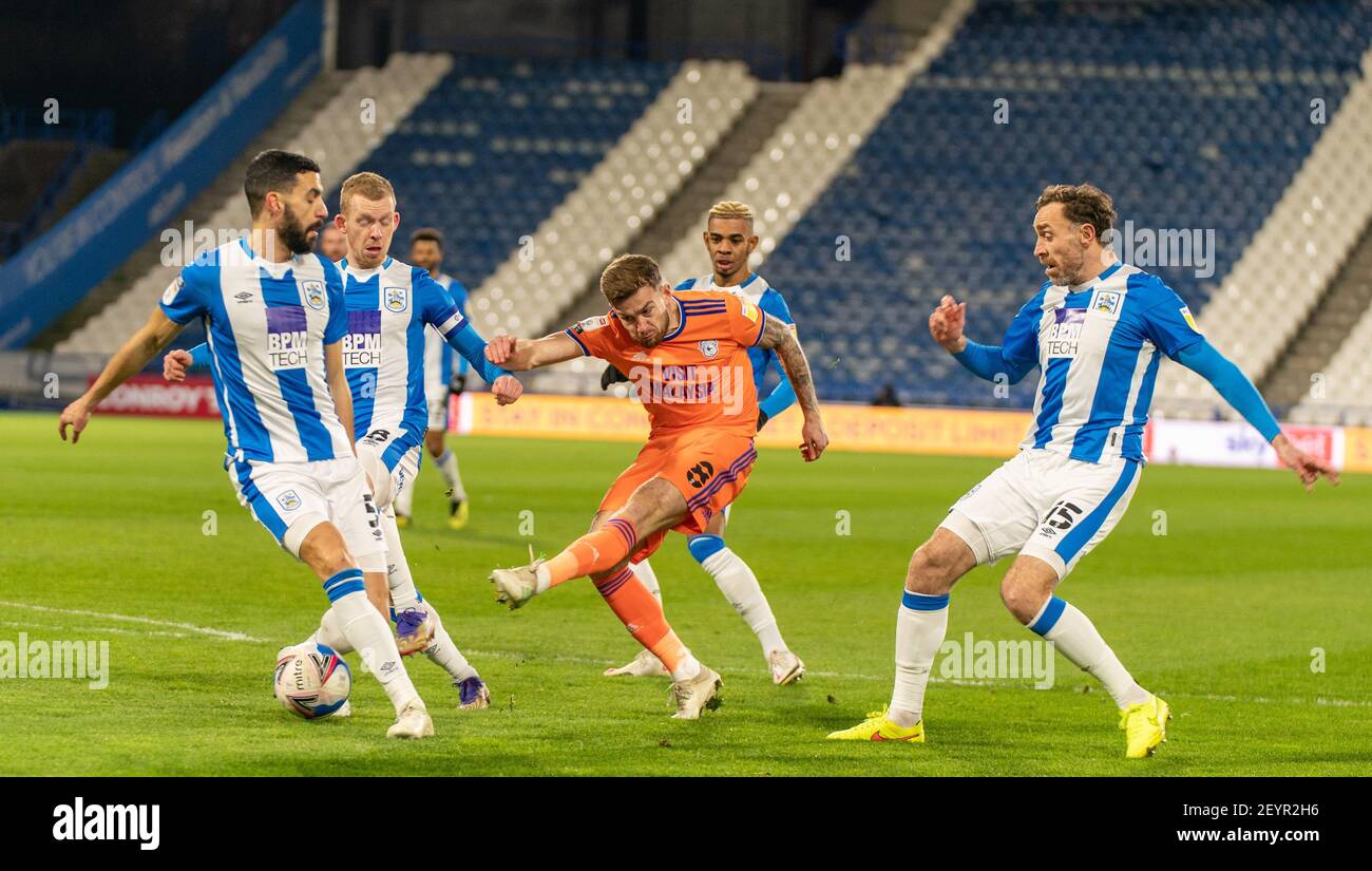 Cardiff City vs. Huddersfield Town (English League Championship) 4