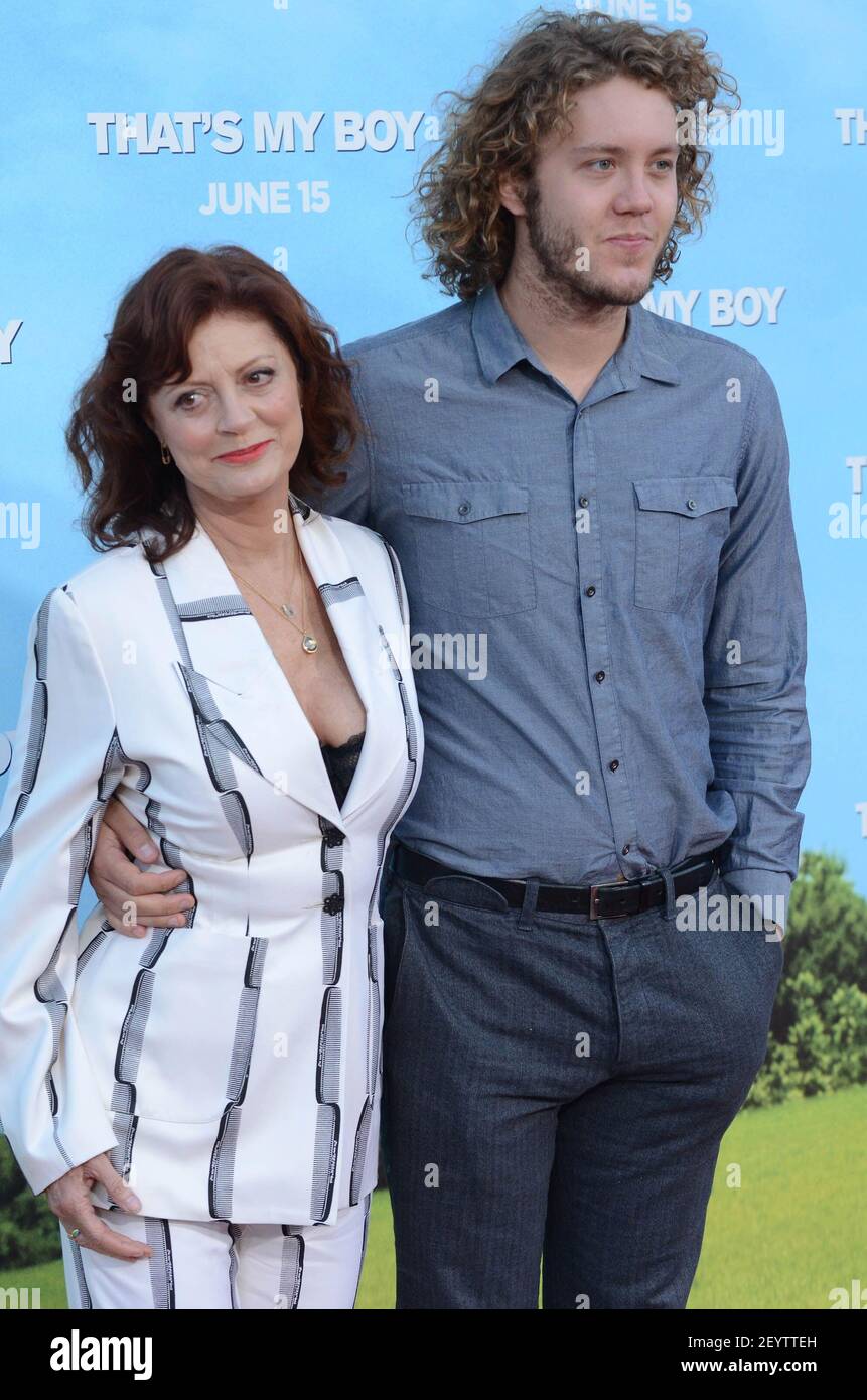 Jack Henry Robbins Susan Sarandon And Miles Robbins Premiere Of Columbia Pictures That S My Boy At Regency Village Theatre Westwood California 04 06 12 Where Usa When 04 Jun 12 Stock Photo Alamy