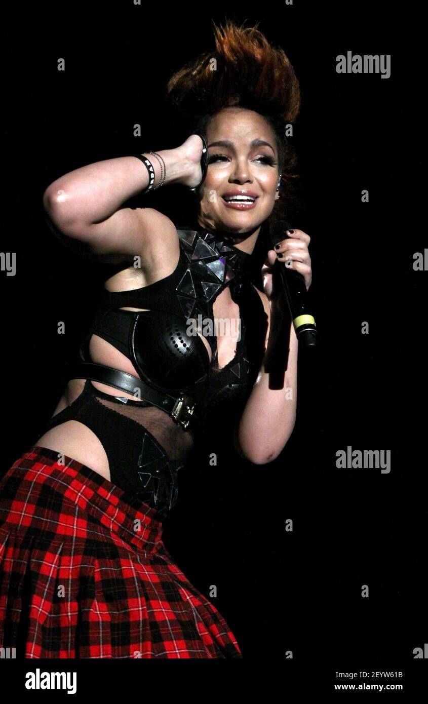 June 20, 2012 - Atlanta, GA - Dutch singer/songwriter Eva Simons ...