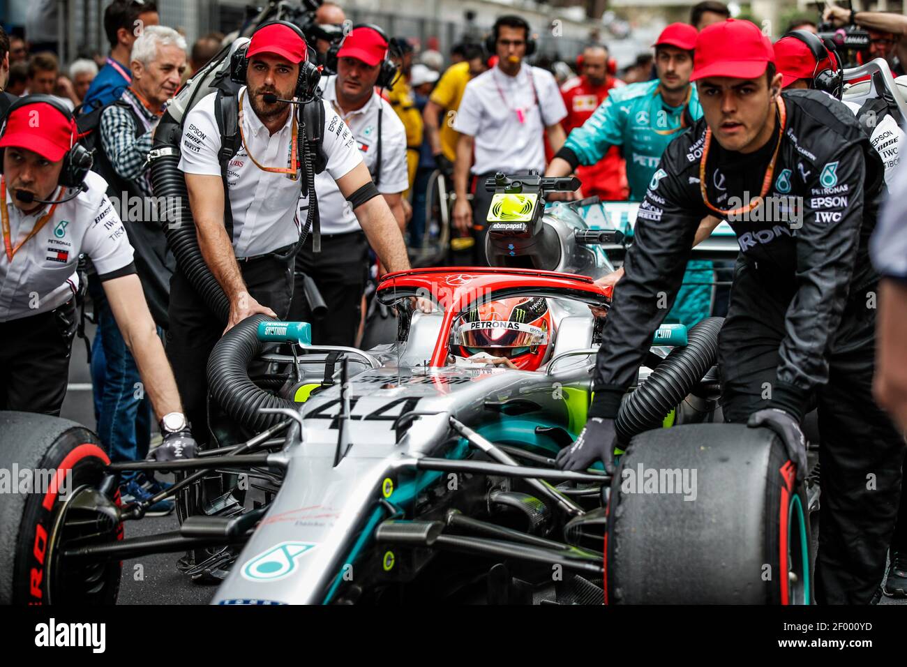 HAMILTON Lewis (gbr), Mercedes AMG F1 GP W10 Hybrid EQ Power+, starting  grid Niki Lauda tribute during the 2019 Formula One World Championship,  Grand Prix of Monaco from on May 23 to