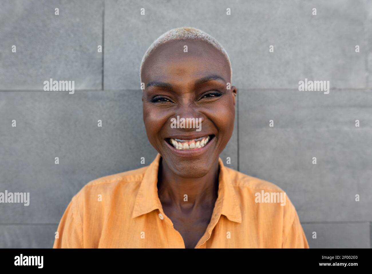 Happy black woman afro hi-res stock photography and images - Alamy