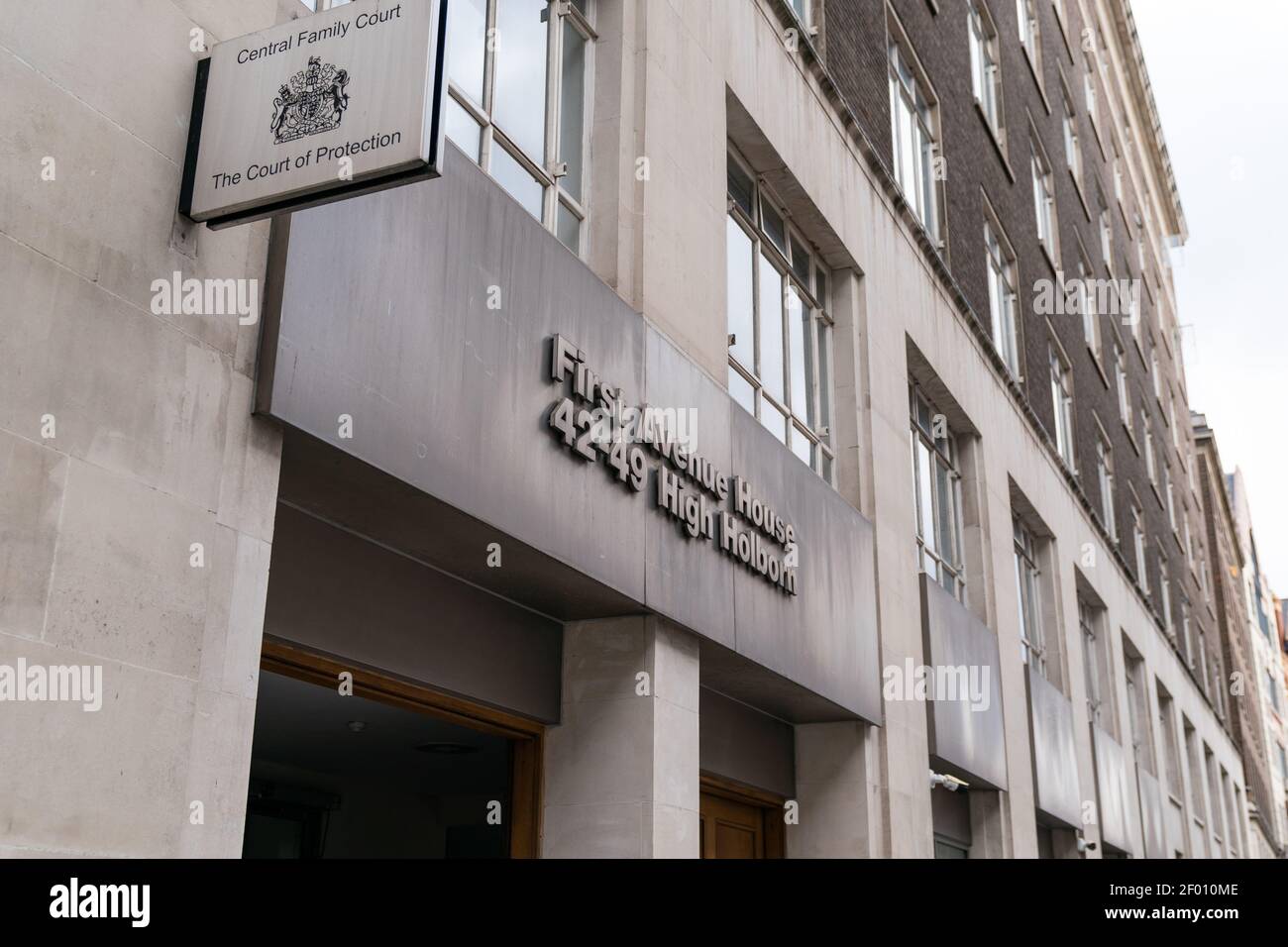 Download Family Court High Resolution Stock Photography And Images Alamy