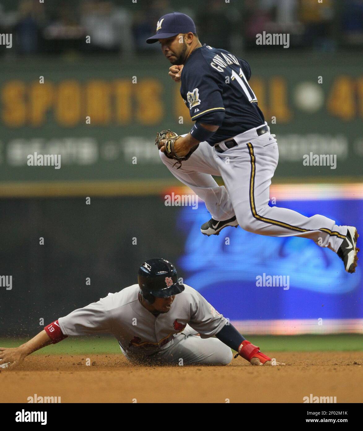 Former Atlanta Braves shortstop Alex Gonzalez signs with Milwaukee Brewers  