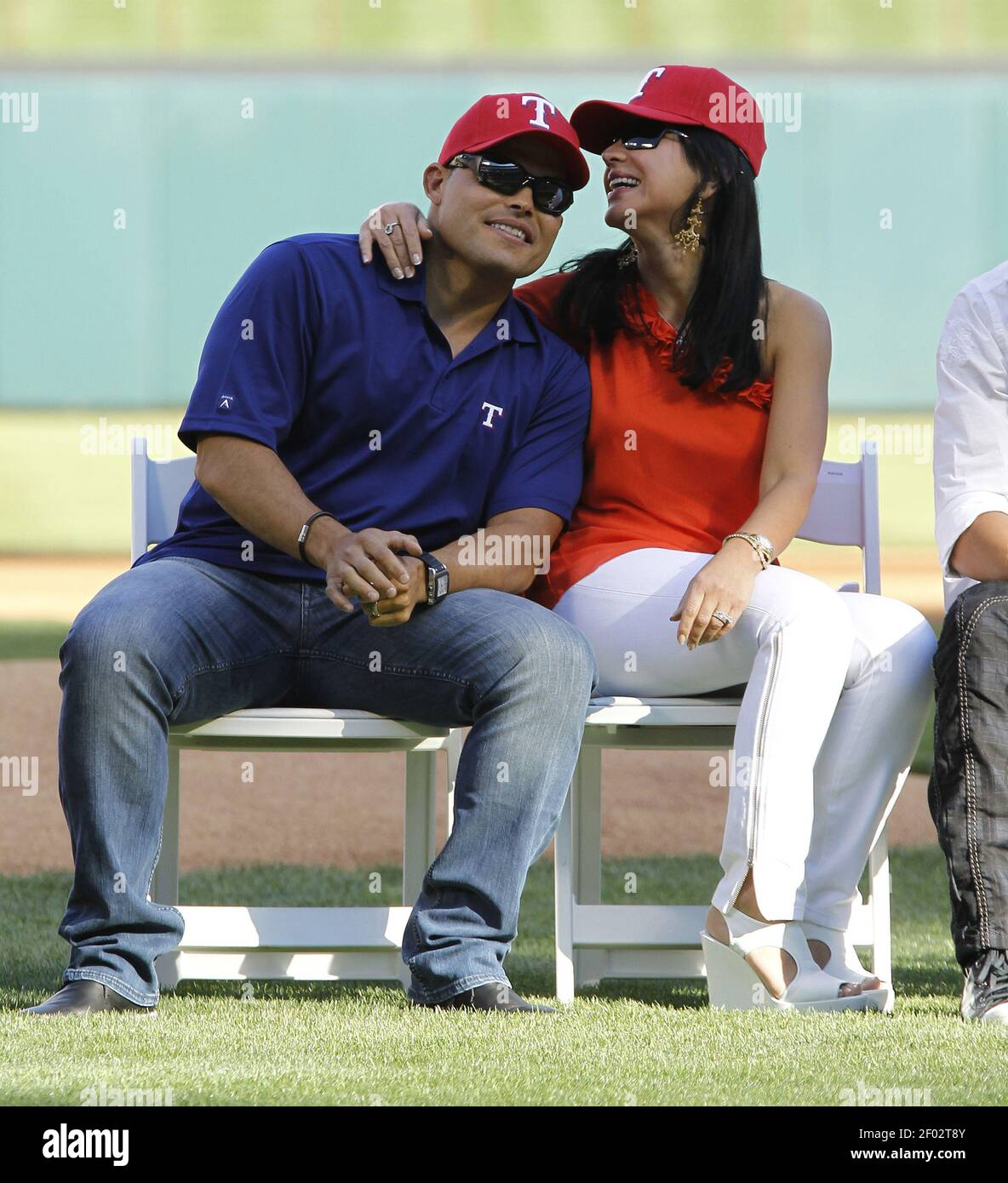 Former Texas Rangers catcher Ivan Rodriguez and his wife, Claudia