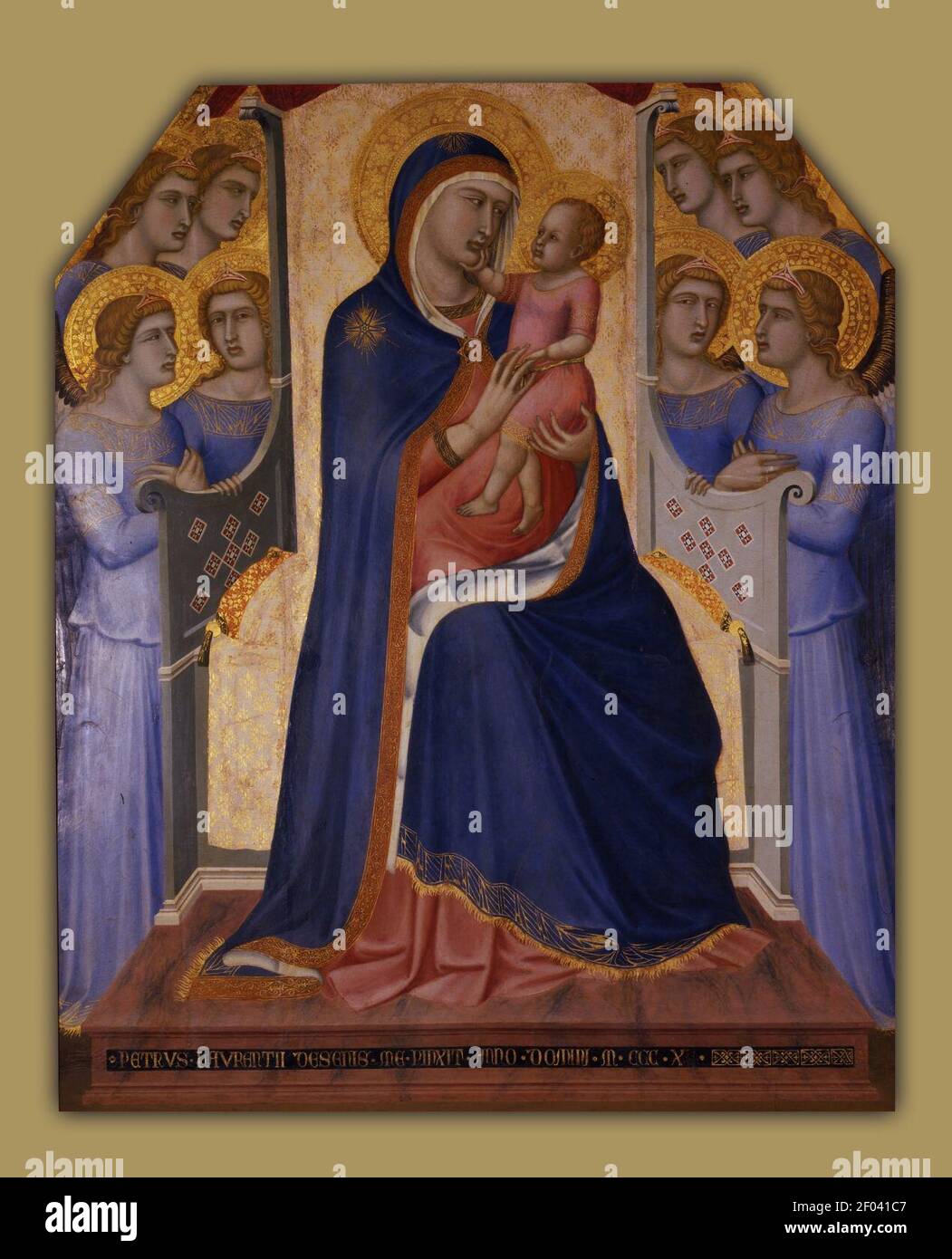 Pietro Lorenzetti - Madonna col Bambino fra otto angeli Stock Photo - Alamy
