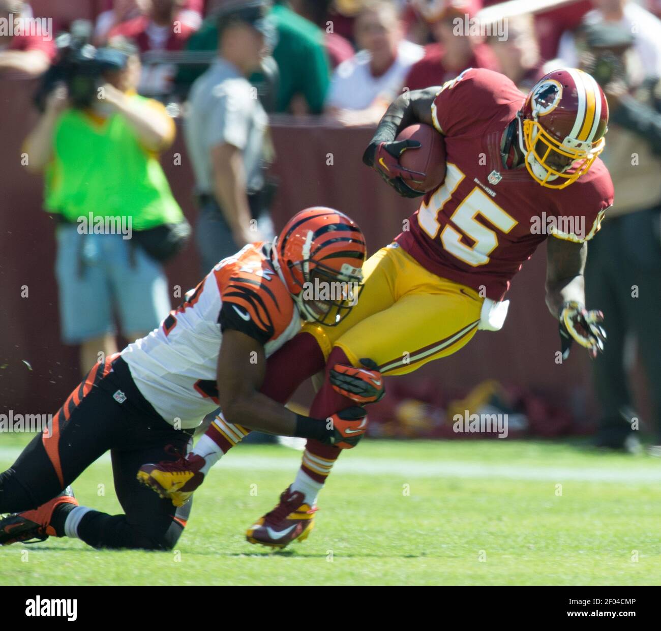 Washington Redskins wide receiver Josh Bellamy (17) works out before the  first half of an NFL Football game, Sunday, Dec. 15, 2013, in Atlanta. (AP  Photo/David Goldman Stock Photo - Alamy