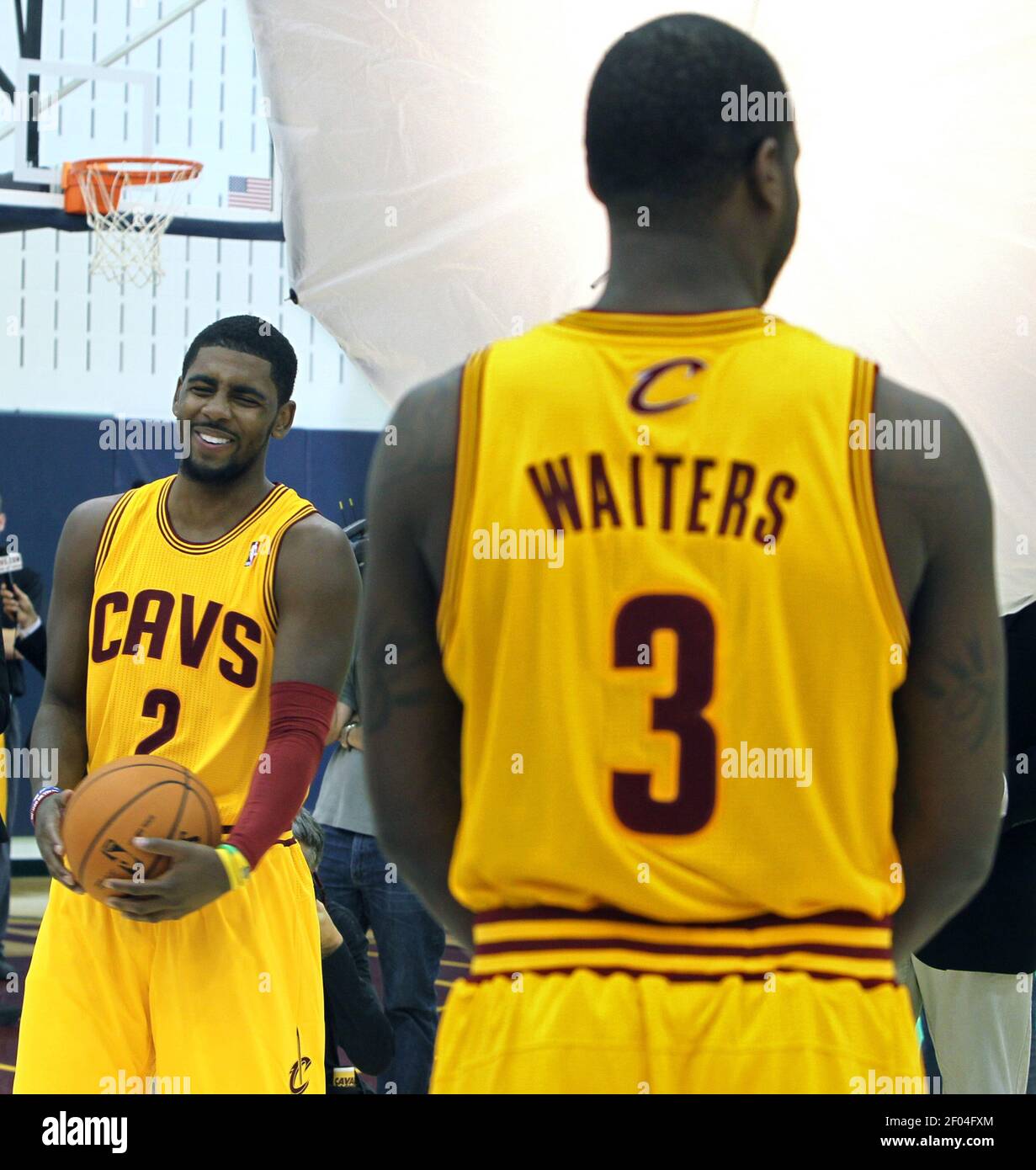 Kyrie irving yellow cavs jersey cheap