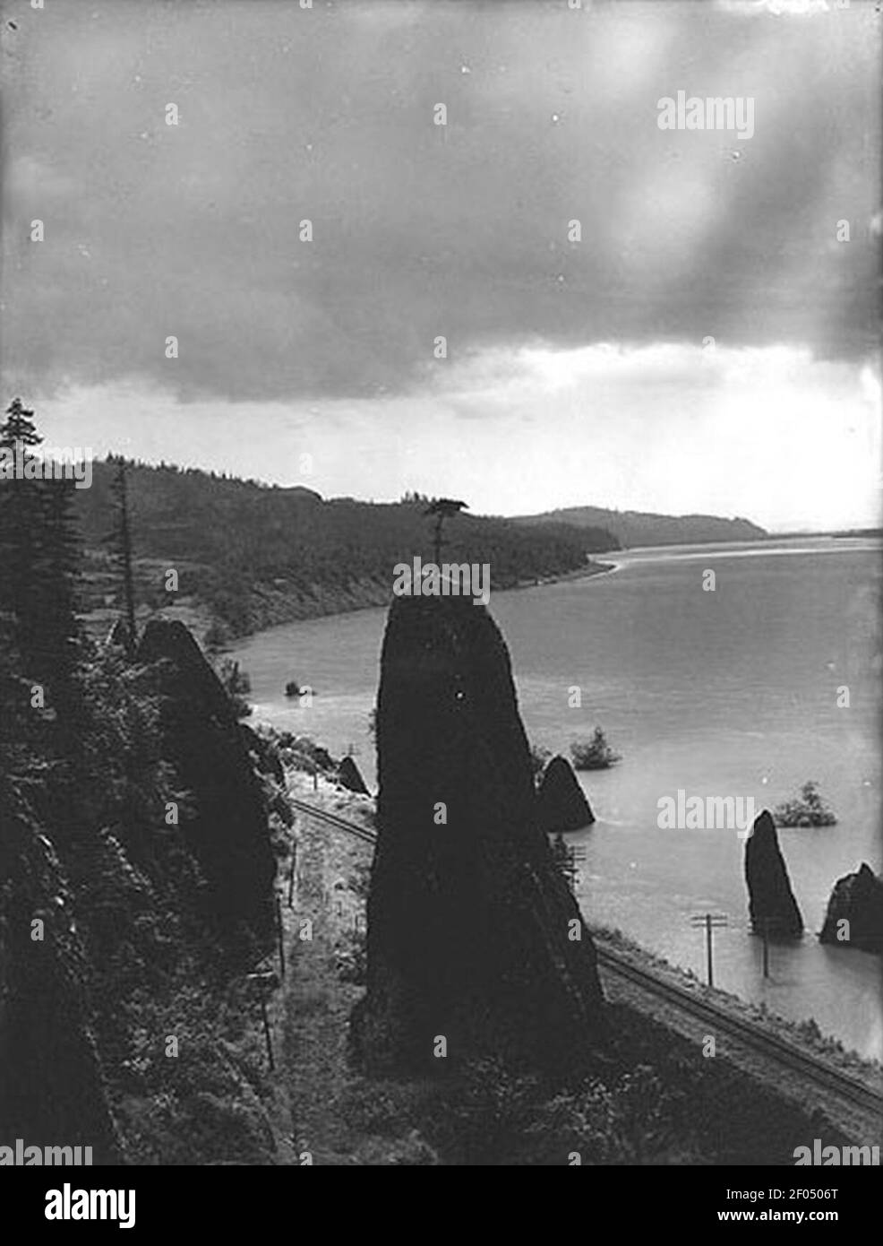 Pillars of Hercules, Columbia River Oregon (BAR 136 Stock Photo