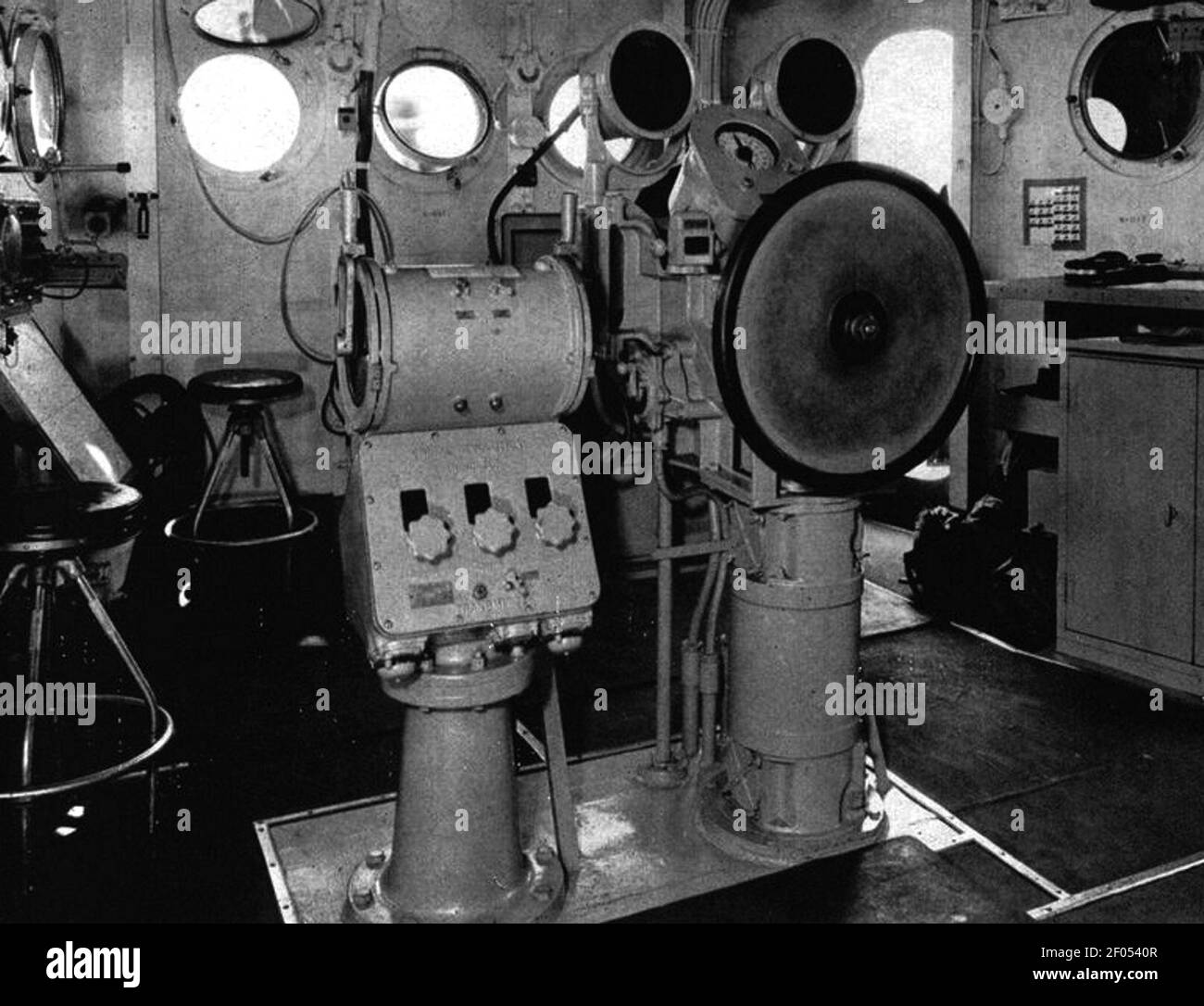 Pilot house aboard USS Ticonderoga (CV14), circa in 1944 Stock Photo