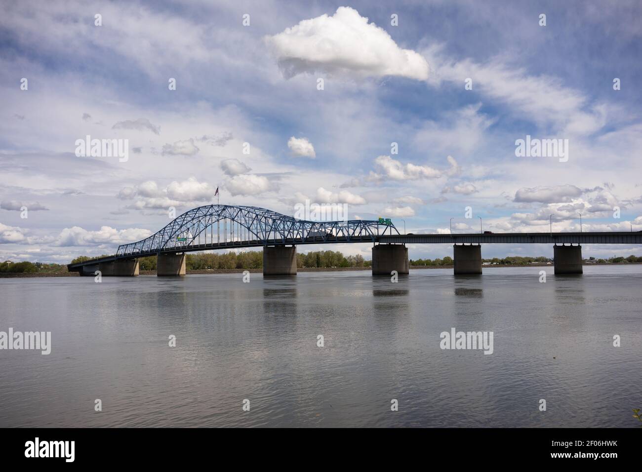 Clouds Roll Fast Past Pioneer Memorial Bridge Columbia River Kennewick