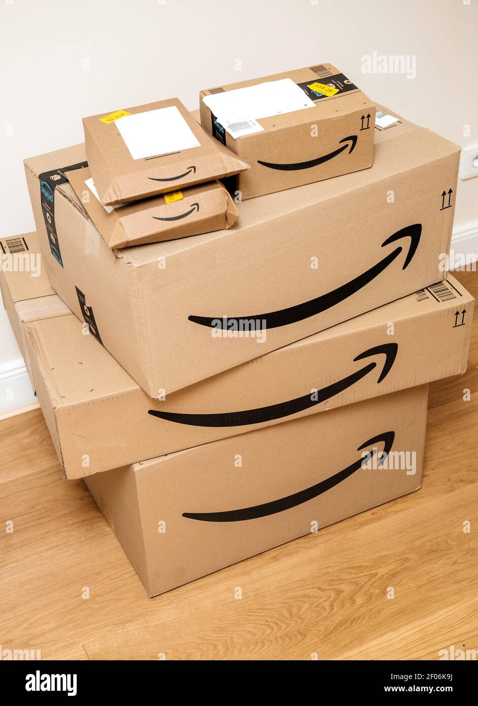 Amazon Box From Above High Resolution Stock Photography and Images - Alamy