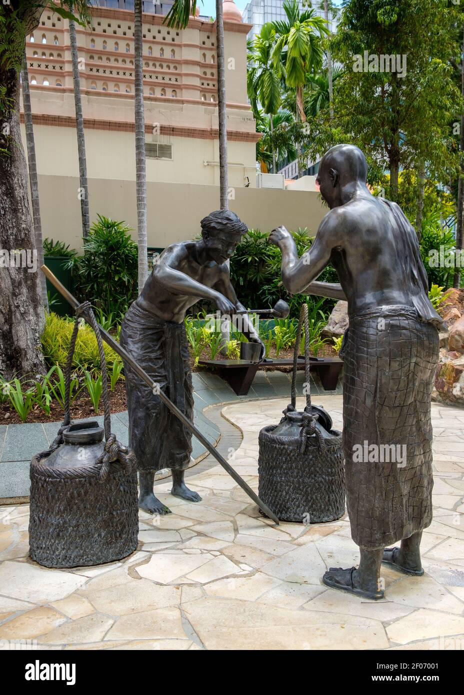 Statue of Indian Settlers, Telok Ayer Green, Singapore Stock Photo - Alamy