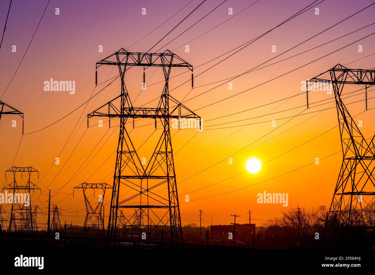 Electric towers with many power lines hires stock photography and