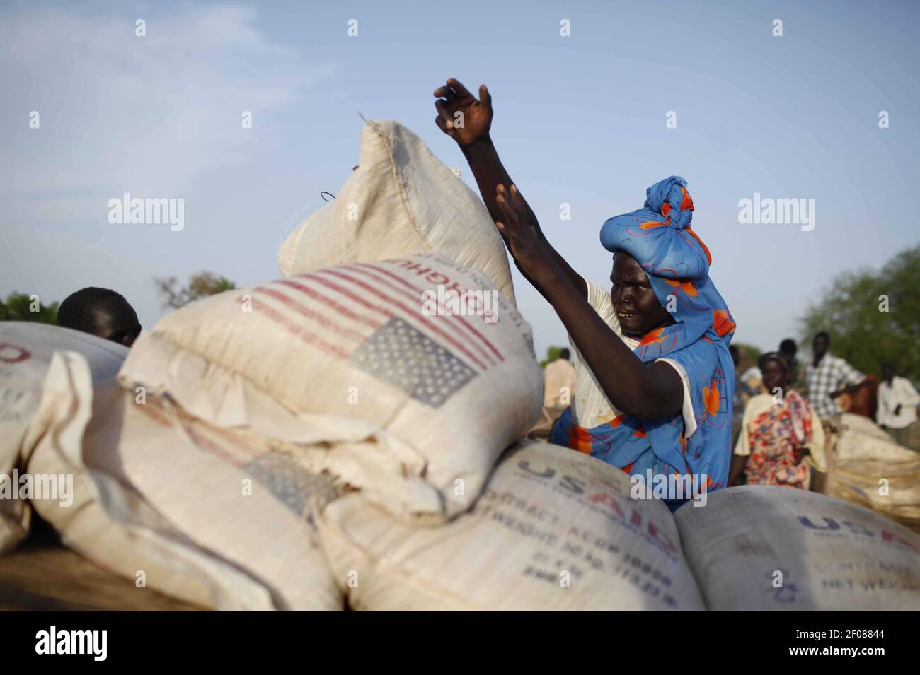 Agok 5 June 2011 - Agok, Southern Sudan - World Food Program's food ...