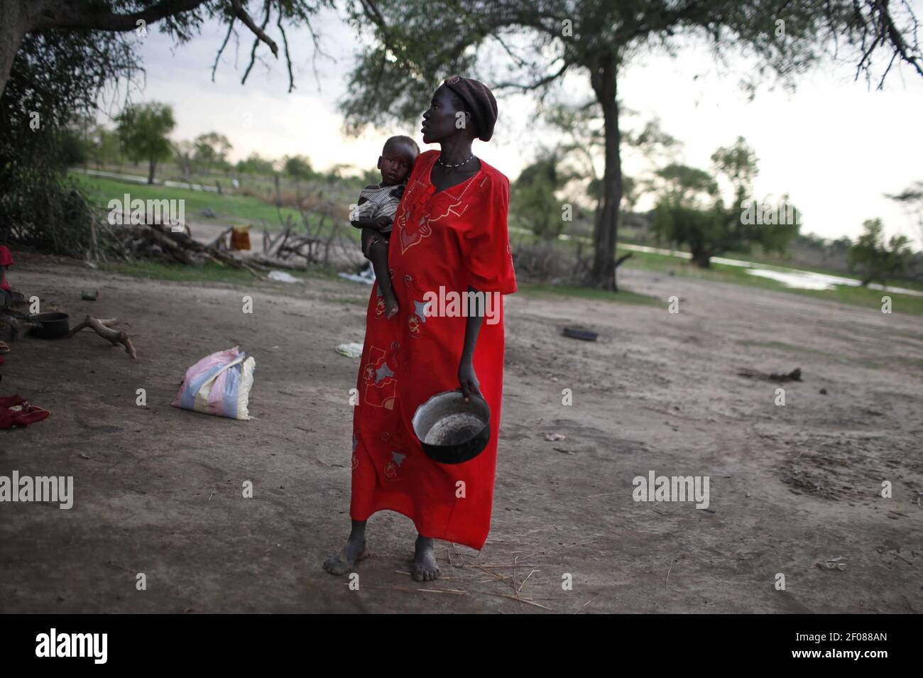 Agok 6 June 2011 - Agok, Southern Sudan - Refugees flew Abyei during ...