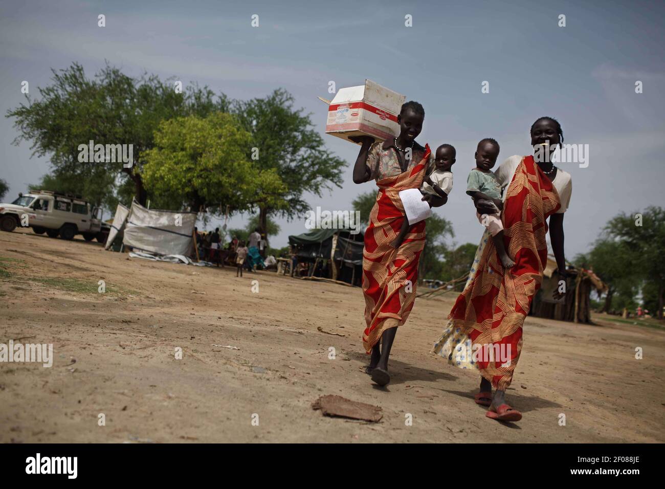 Agok 7 June 2011 - Agok, Southern Sudan - Refugees flew Abyei during ...