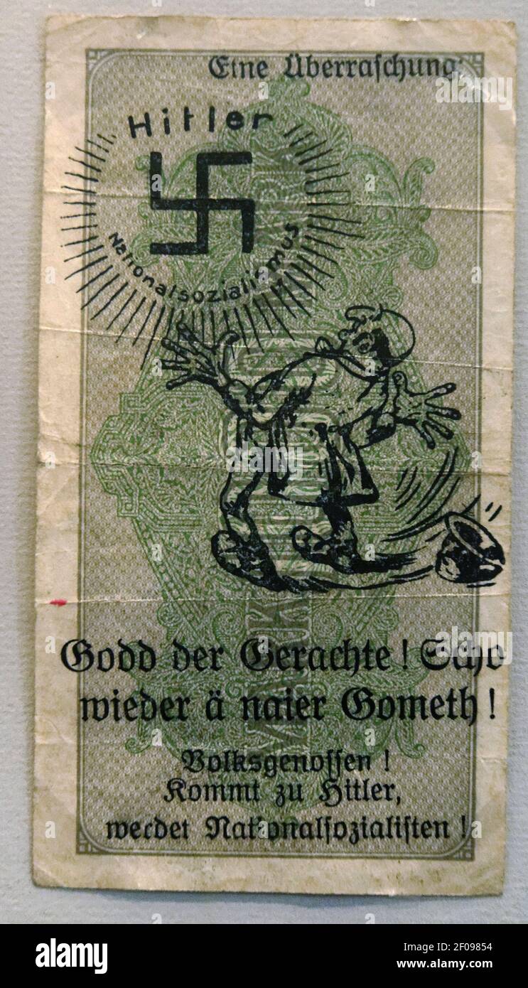 Nazi propaganda printed on the back of a 100 Mark banknote Stock Photo