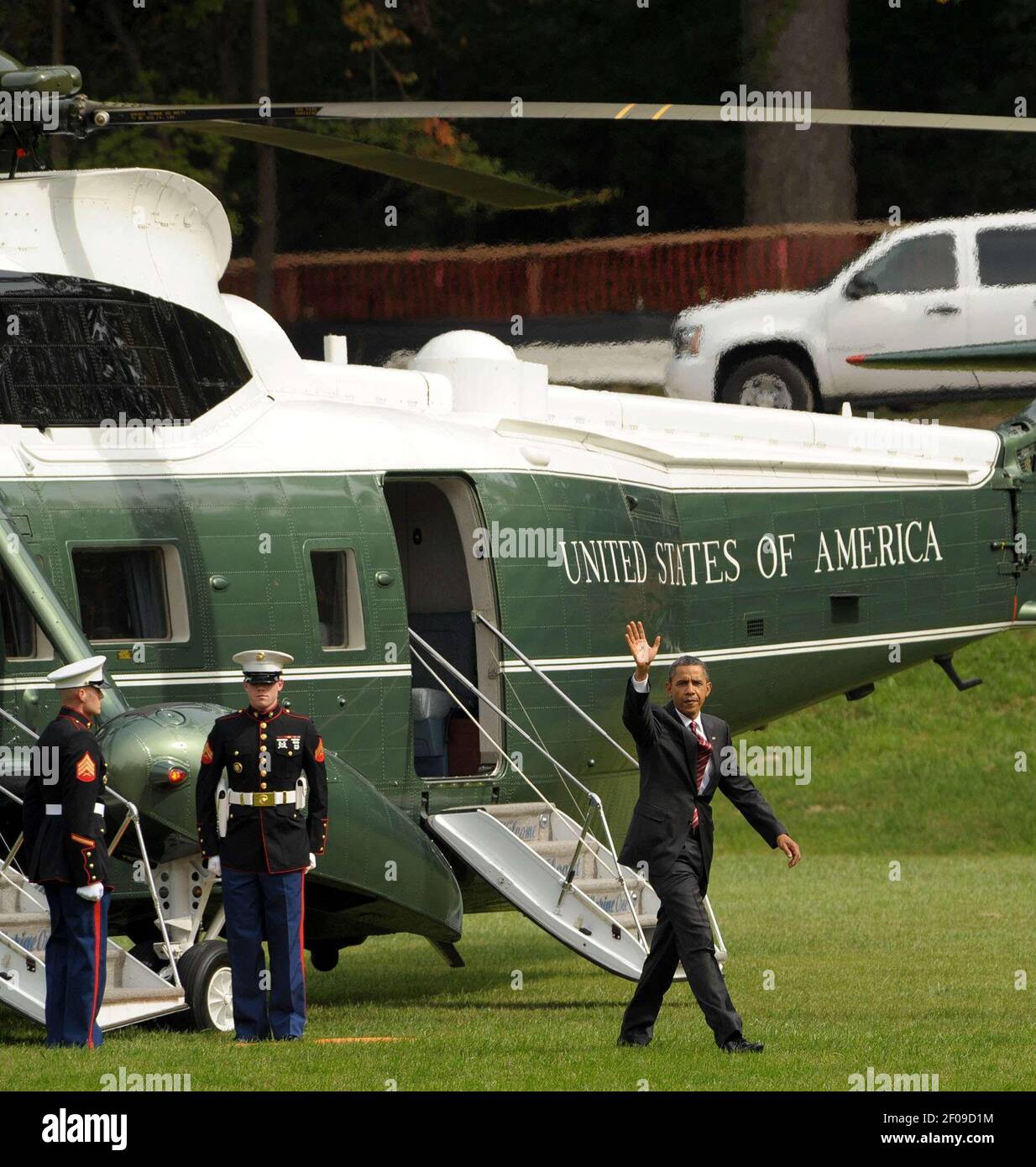 Obama Walter Reed 10 October 2011 - Bethesda, Maryland - US President Barack Obama ...
