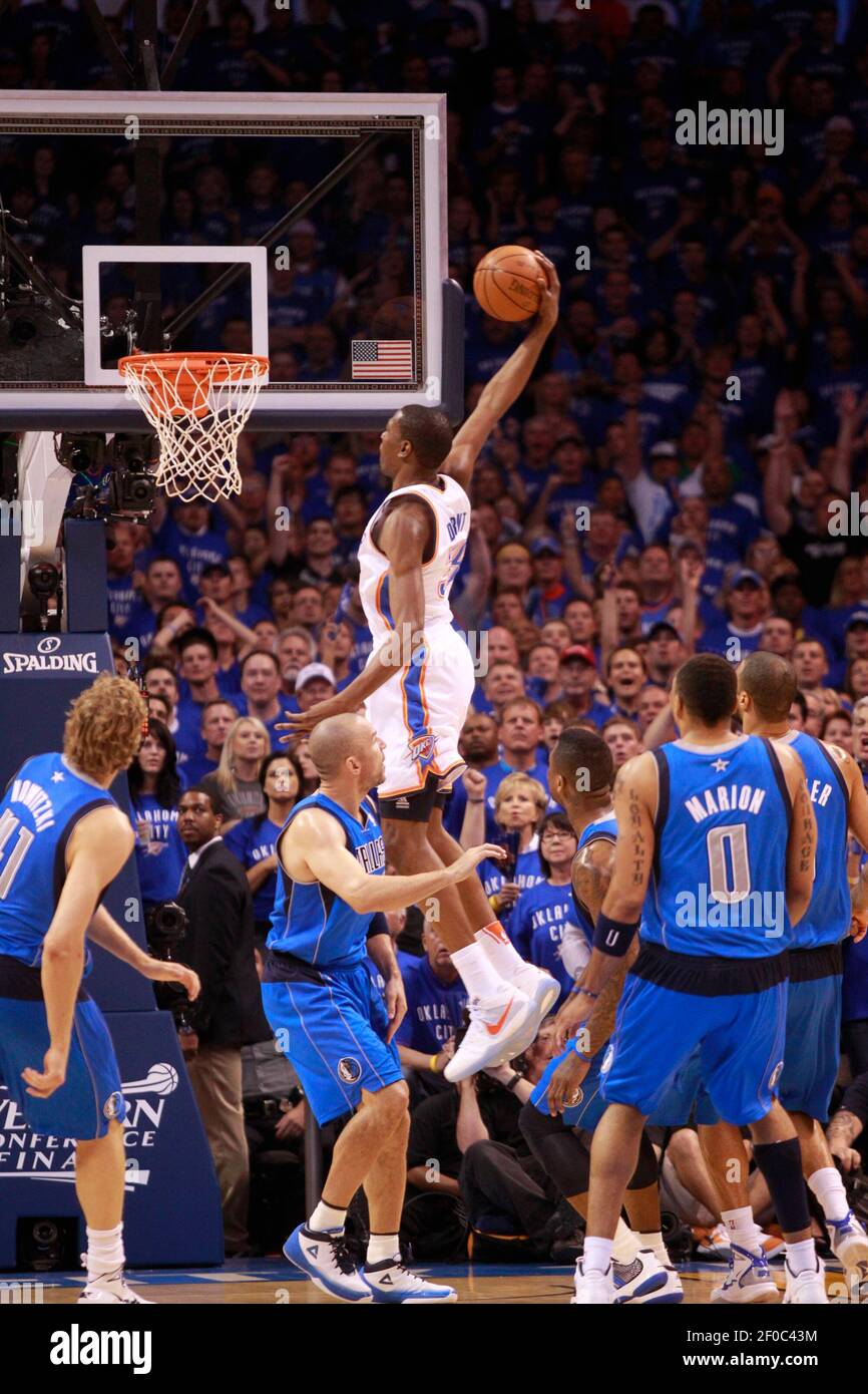 Kevin Durant going for the Dunk  Basketball photography, Kevin durant, Nba  stars