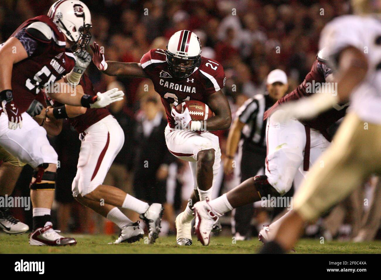 South Carolina running back Marcus Lattimore (21) looks for room to run