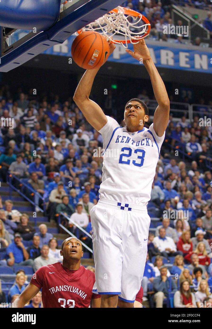 ANTHONY DAVIS SIGNED OFFICIAL NCAA SPORTS ILLUSTRATED MAGAZINE KENTUCKY  WILDCATS, image size:896x1390