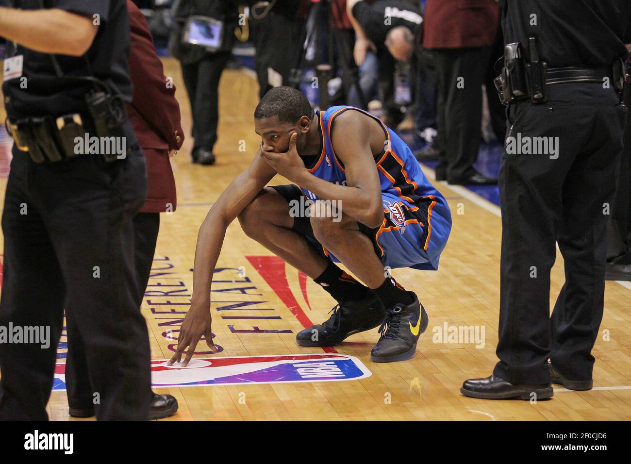 A stunned Kevin Durant of the Oklahoma City Thunder at the end of a 100-96 loss to the Dallas Mavericks at American Airlines Center in Dallas, Texas, on Wednesday May 25, 2011, in Game 5 of the NBA's Western Conference finals. The Mavericks' win clinched the series and eliminated Oklahoma City. (Photo by Paul Moseley/Fort Worth Star-Telegram/MCT/Sipa USA) Stock Photo