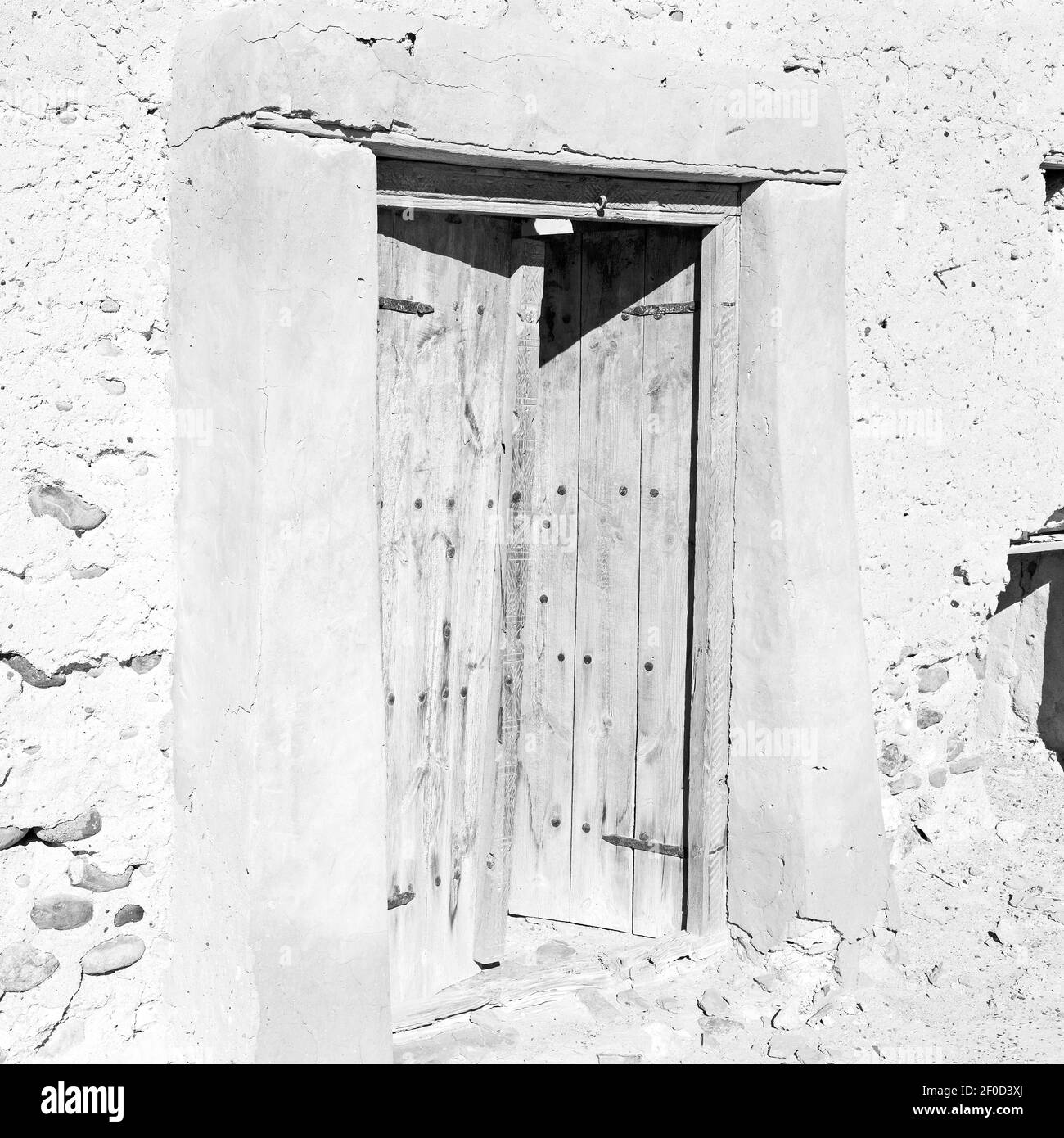 Background medieval wooden door Black and White Stock Photos & Images ...