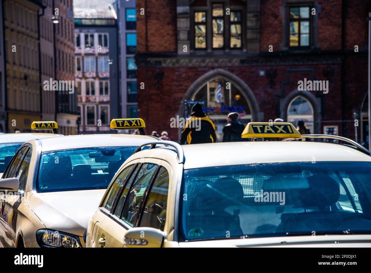 Beige taxis hi-res stock photography and images - Alamy