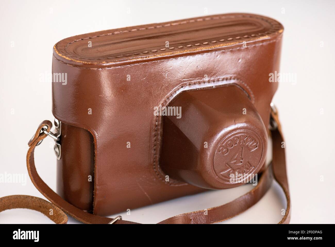 Vintage leather camera case hires stock photography and images Alamy