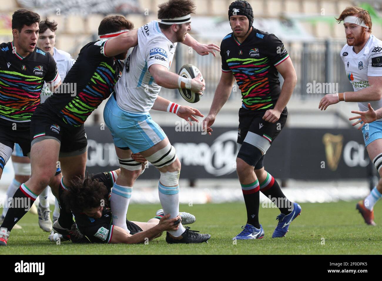Hamish Bain (Glasgow) looks for support during Zebre vs Glasgow ...