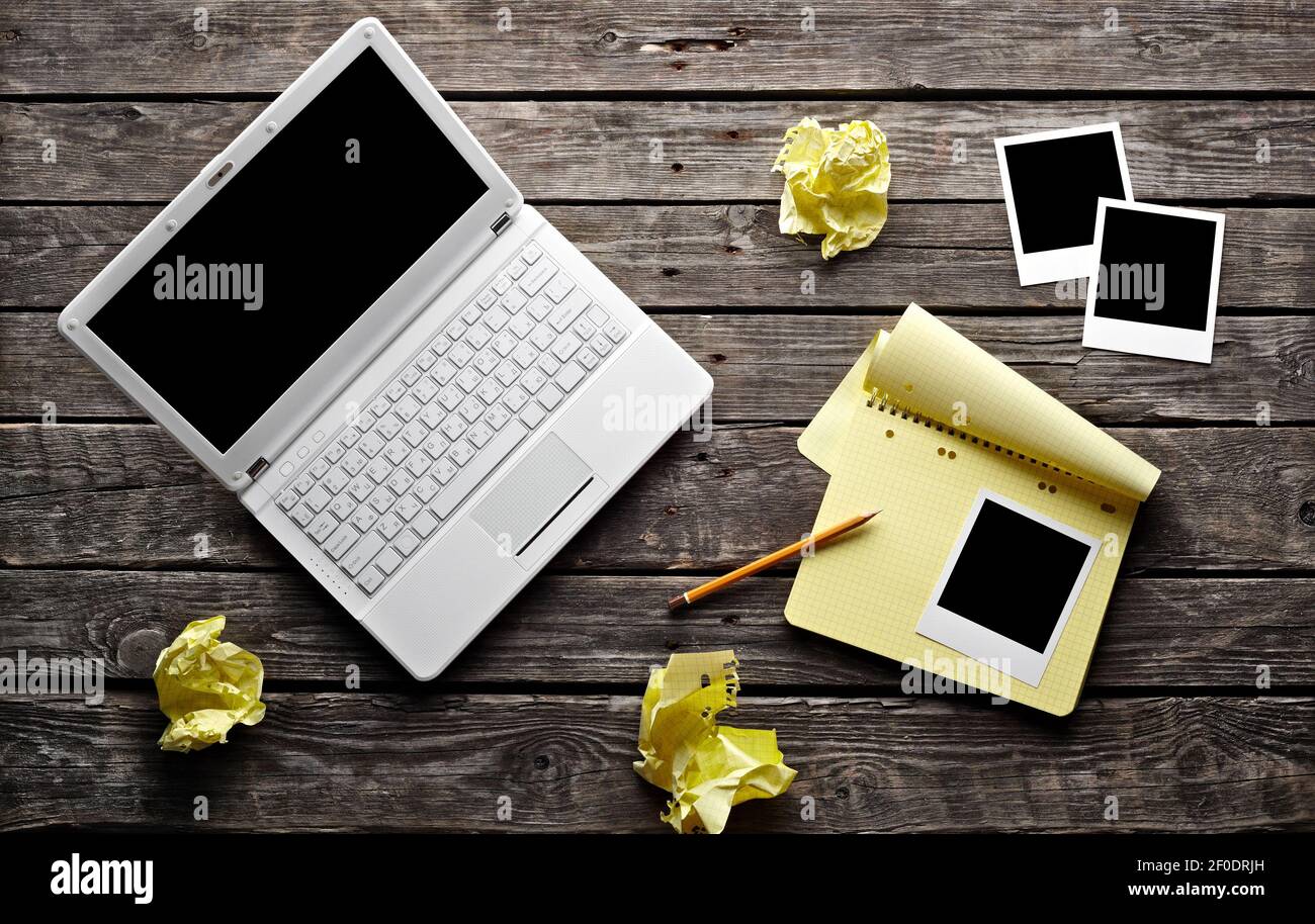 Vintage photos laptop hi-res stock photography and images - Alamy