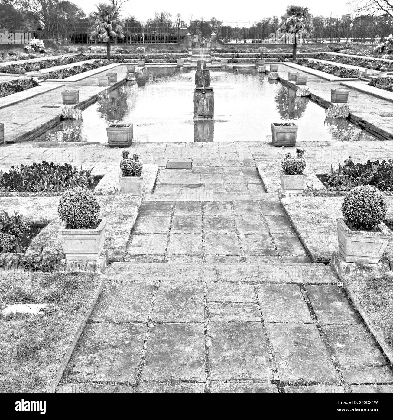 The regents park london Black and White Stock Photos & Images - Alamy