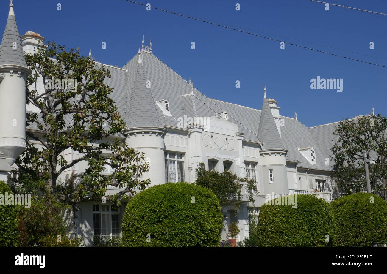 Los Angeles, California, USA 7th March 2021 Singer Madonna and actor Sean Penn's former home/residence and Former Home of Actresses Marilyn Monroe, Marlene Dietrich and Greta Garbo on March 7, 2021 in Los Angeles, California, USA. Photo by Barry King/Alamy Stock Photo Stock Photo