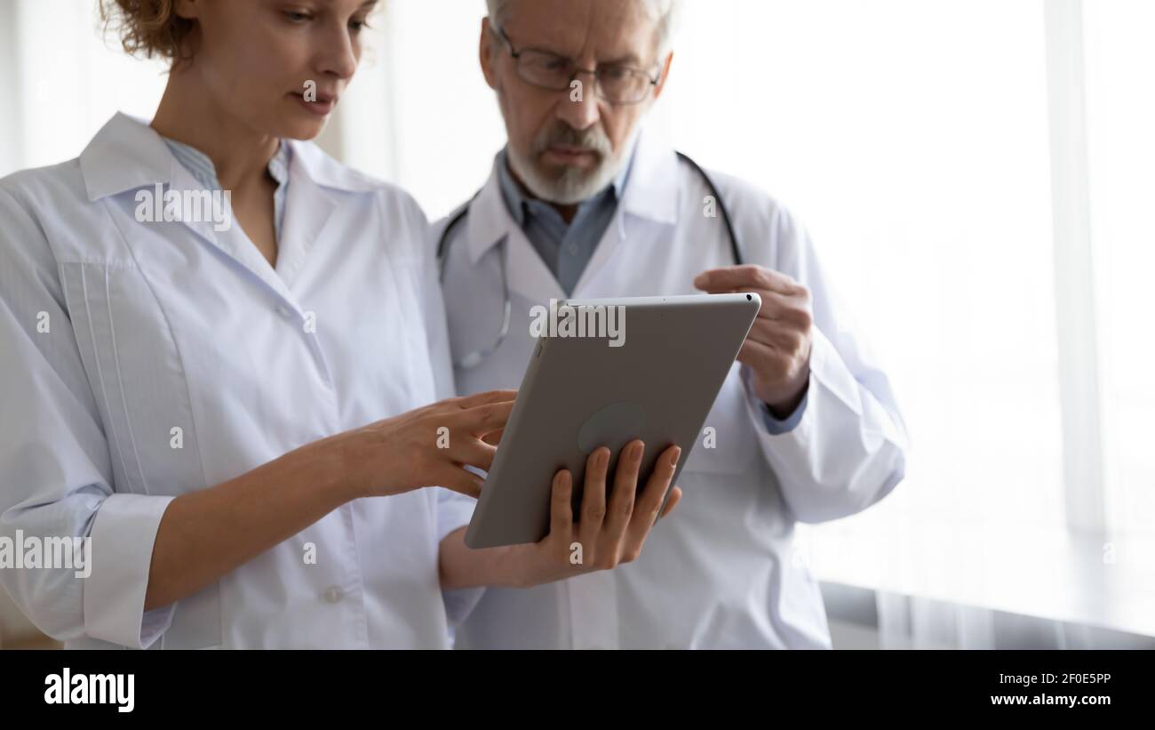 Diverse doctors hi-res stock photography and images - Alamy