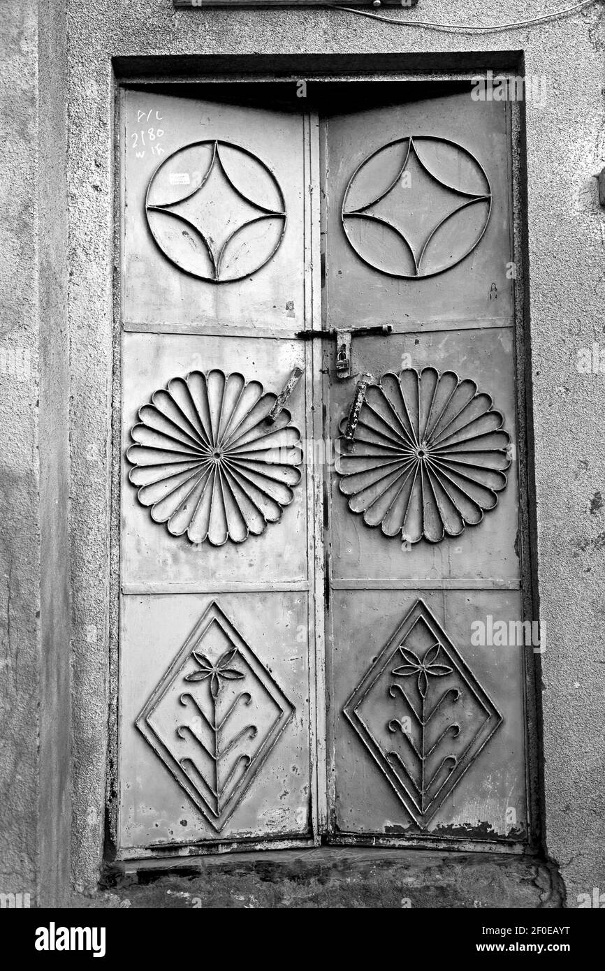 Oman old wooden door Black and White Stock Photos & Images - Alamy