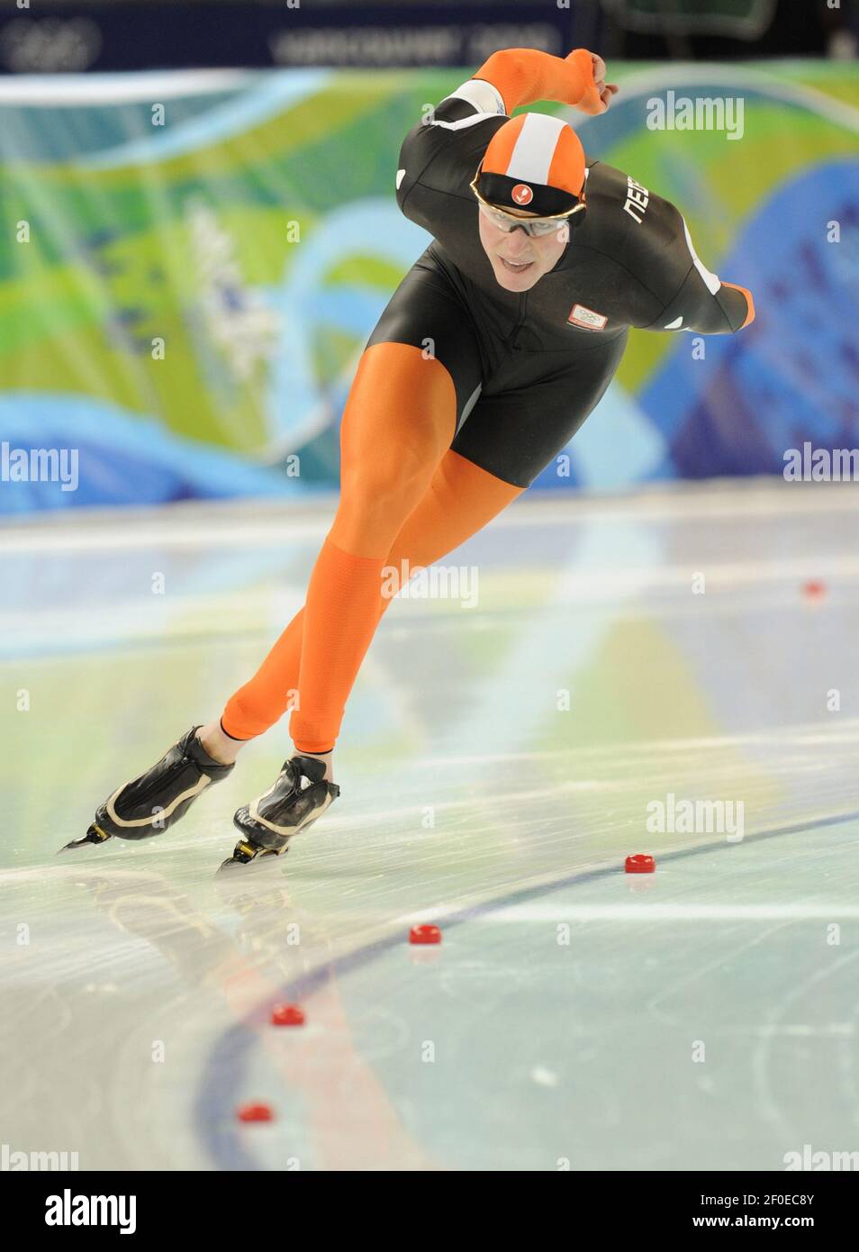 Dutch skater Sven Kramer competes in the men's 10,000-meter speed skating at the Richmond Olympic Oval in Richmond, B.C., Tuesday, February 23, 2010, during the Winter Olympics. (Photo by Gerry Kahrmann/Canwest News Service/TNS/Sipa USA) Stock Photo