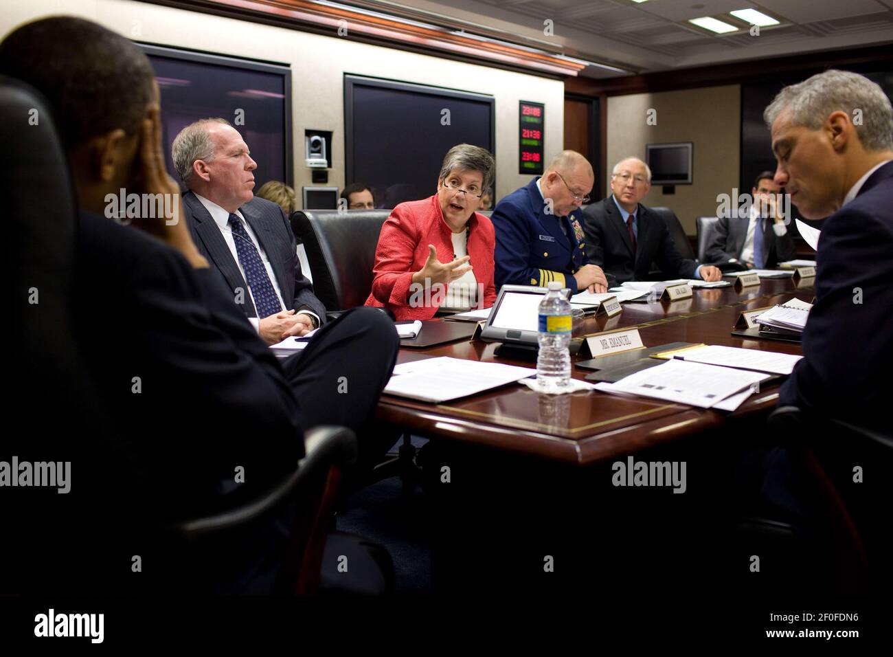 10 May 2010 - Washington, D.C.- President Barack Obama meets with several Cabinet members and senior administration officials, including, from left, Assistant to the President for Homeland Security and Counterterrorism John Brennan, Homeland Security Secretary Janet Napolitano, Admiral Thad W. Allen, Commandant of the United States Coast Guard, Interior Secretary Ken Salazar, Energy Secretary Steven Chu, Office of Management and Budget Director Peter Orszag, and Chief of Staff Rahm Emanuel, in the Situation Room of the White House, to review BP efforts to stop the oil leak in the Gulf Of Mexic Stock Photo