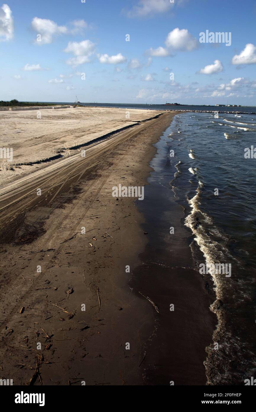 21 May 2010 Grand Isle, Lafourche Parish, Louisiana The almost pristine beaches of Grand
