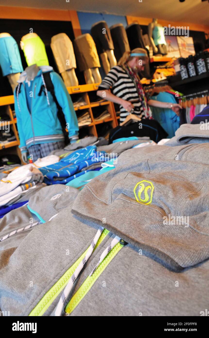 lululemon w4th