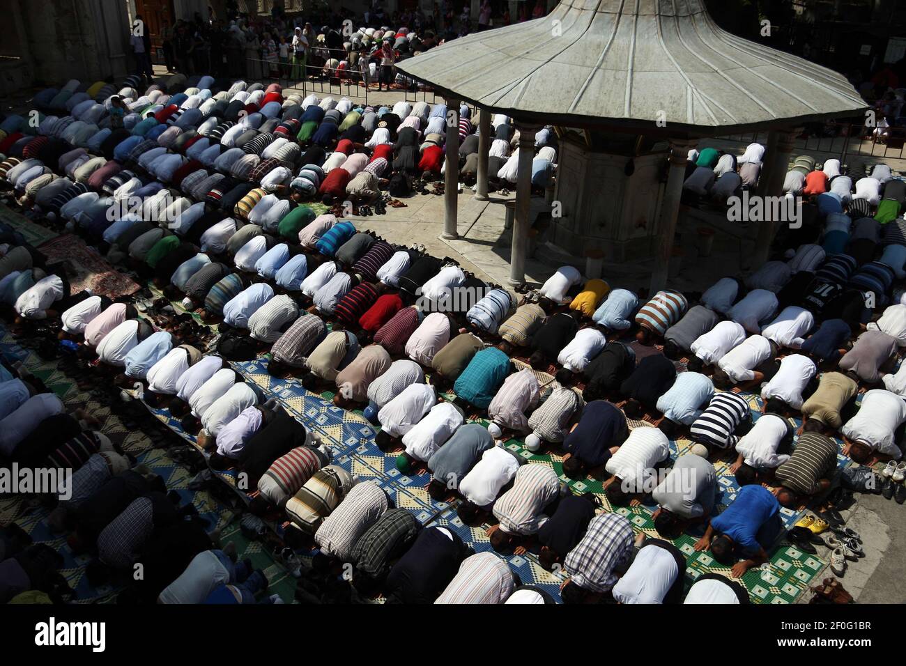 20 August 2010 Istanbul, Turkey Muslim worshipers are seen to pray